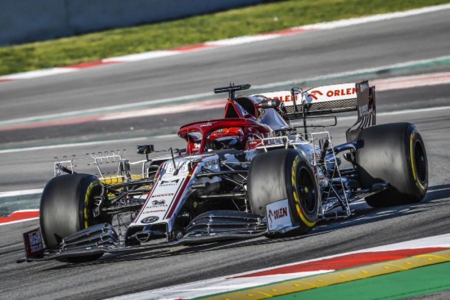Kubica fastest as final F1 pre-season test gets underway